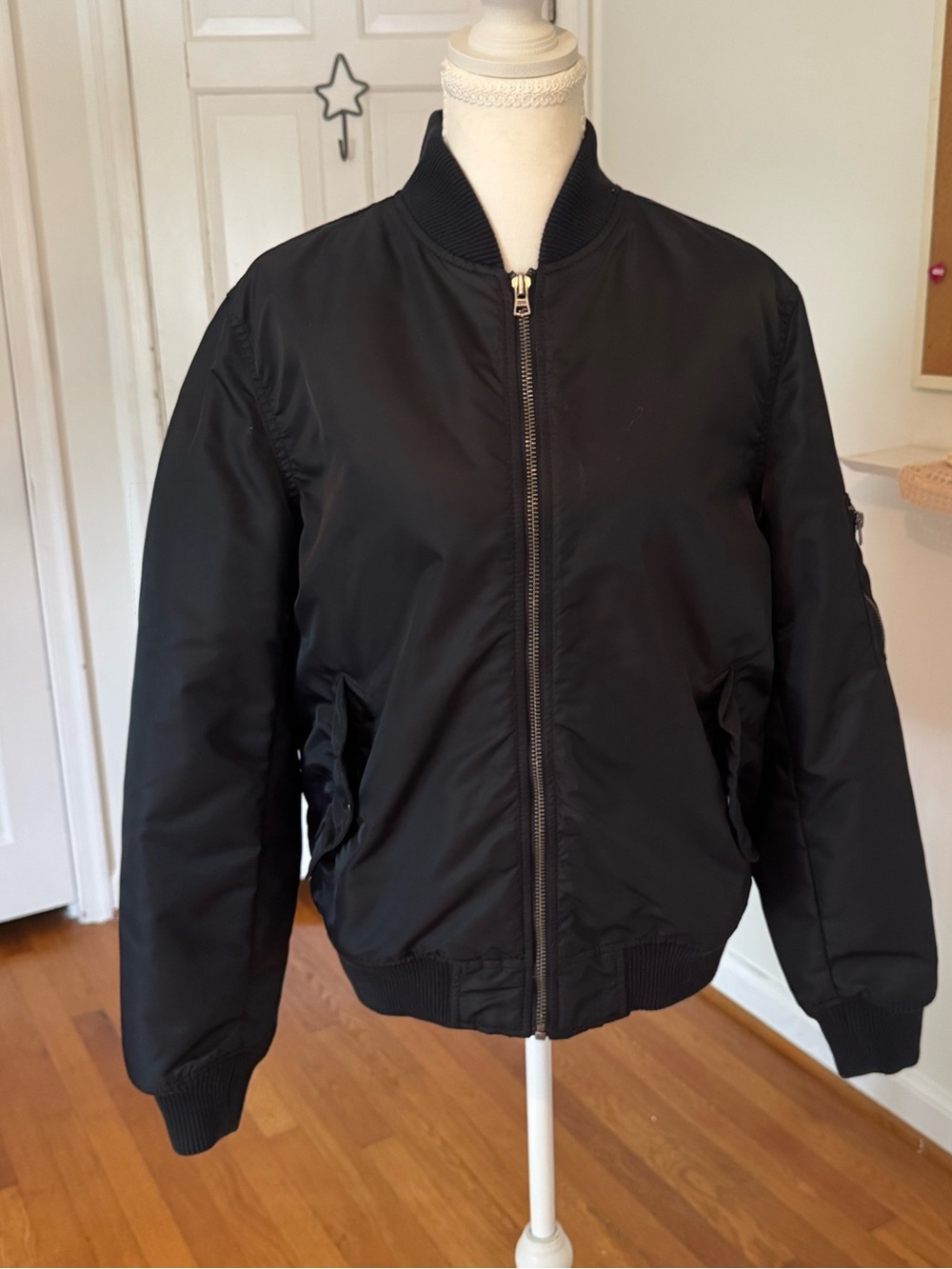 GAP Classic Black Utility Bomber Jacket with Blue Lining Unisex (Men's Small)